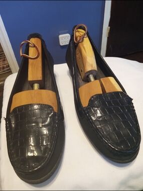 comfort plus by Predictions Black Croc-Embossed Women's Loafers Size 10w.